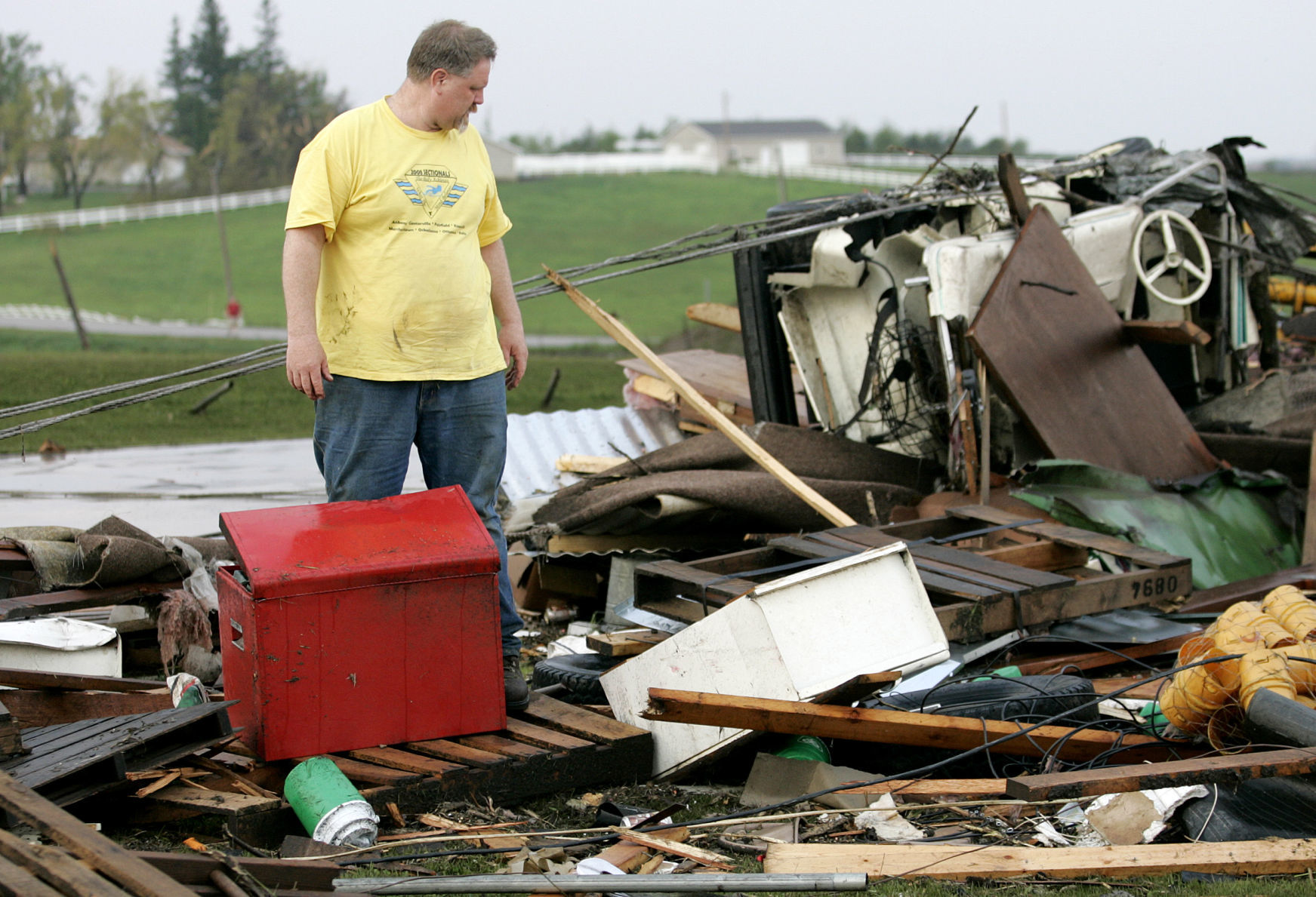 052608rct-parkersburg-torn08